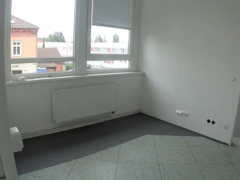 Pronájem kanceláře 36 m², Mnichovo Hradiště – náhled fotky 2
