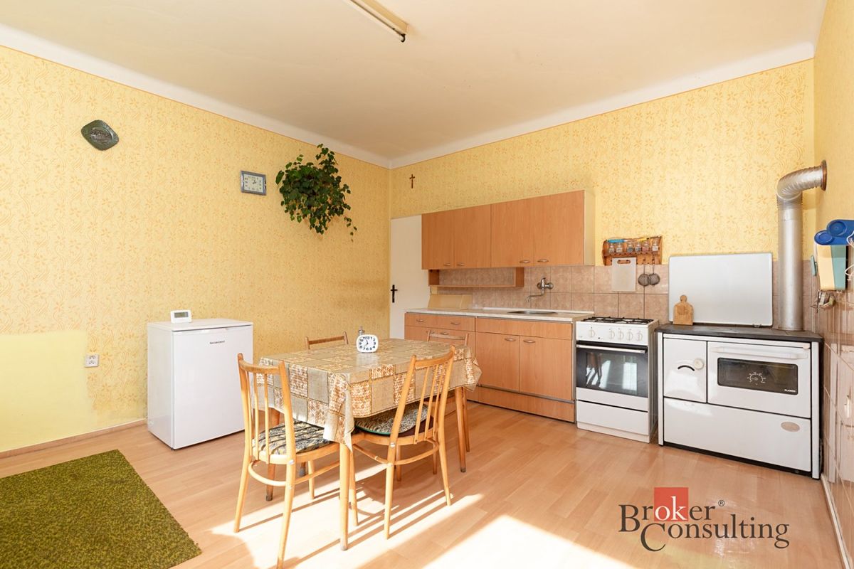 Prodej rodinného domu 140 m², pozemek 1267 m² – fotografie 5