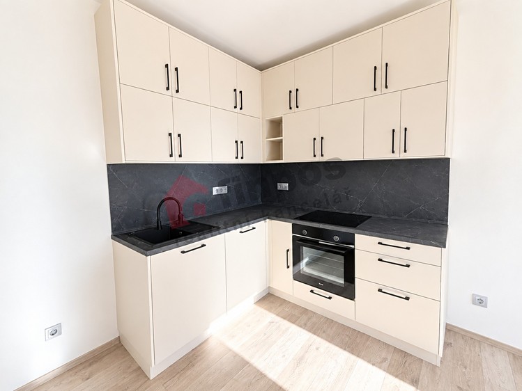 Pronájem bytu 2+kk, 59 m² (3 z 6)