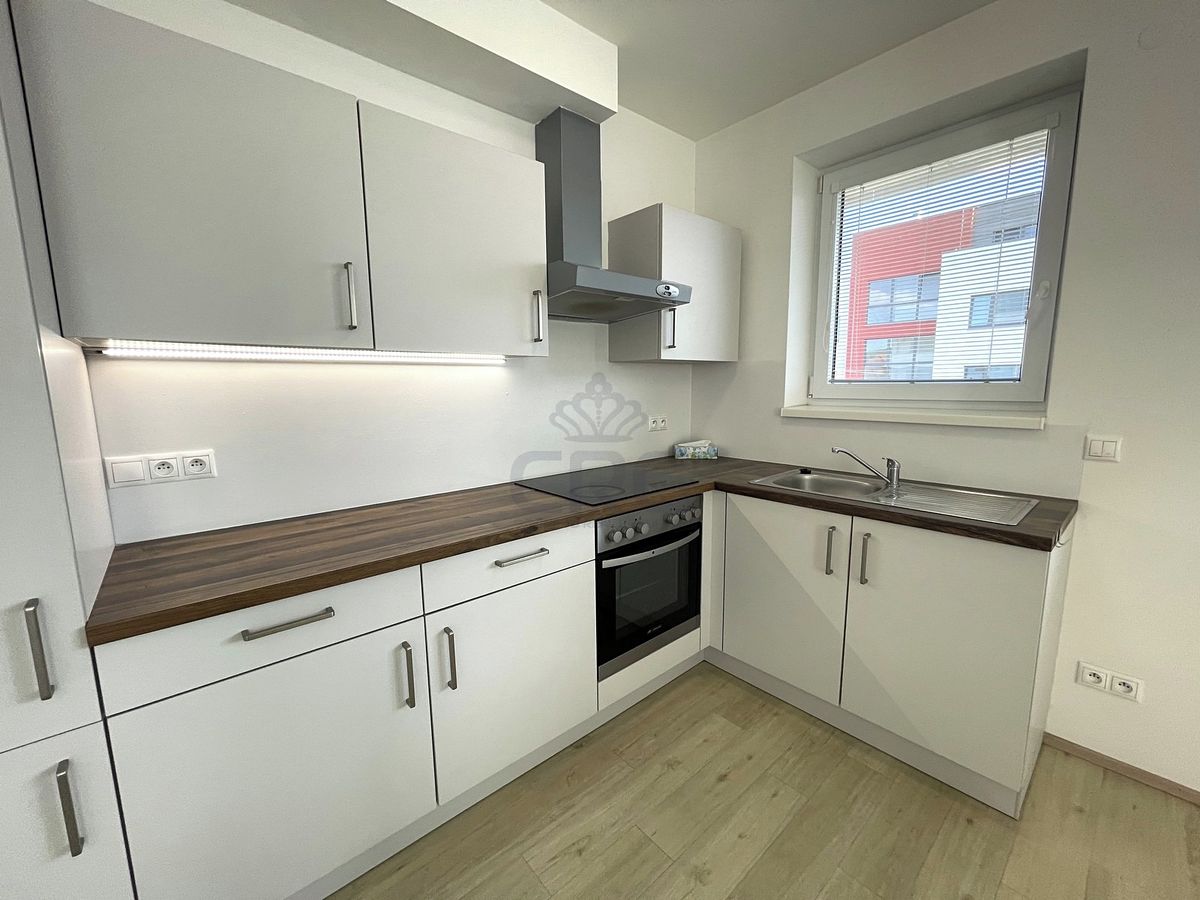 Pronájem bytu 2+kk 44 m² – fotografie 3