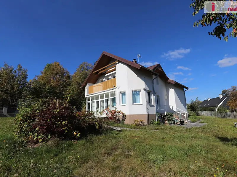 Prodej rodinného domu 200 m², pozemek 1122 m², Mnichov – náhled fotky 3