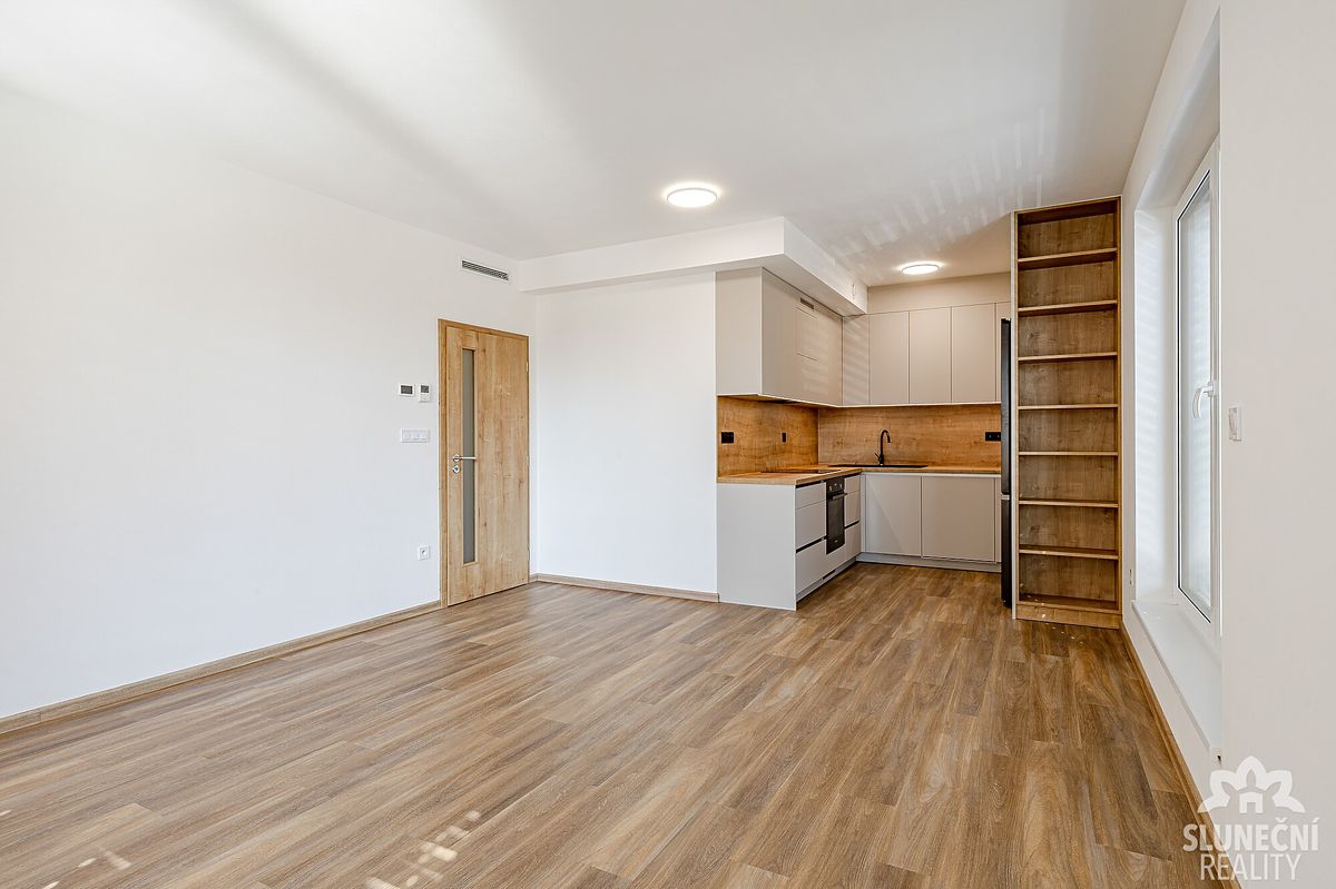 Pronájem bytu 2+kk 61 m² – fotografie 3