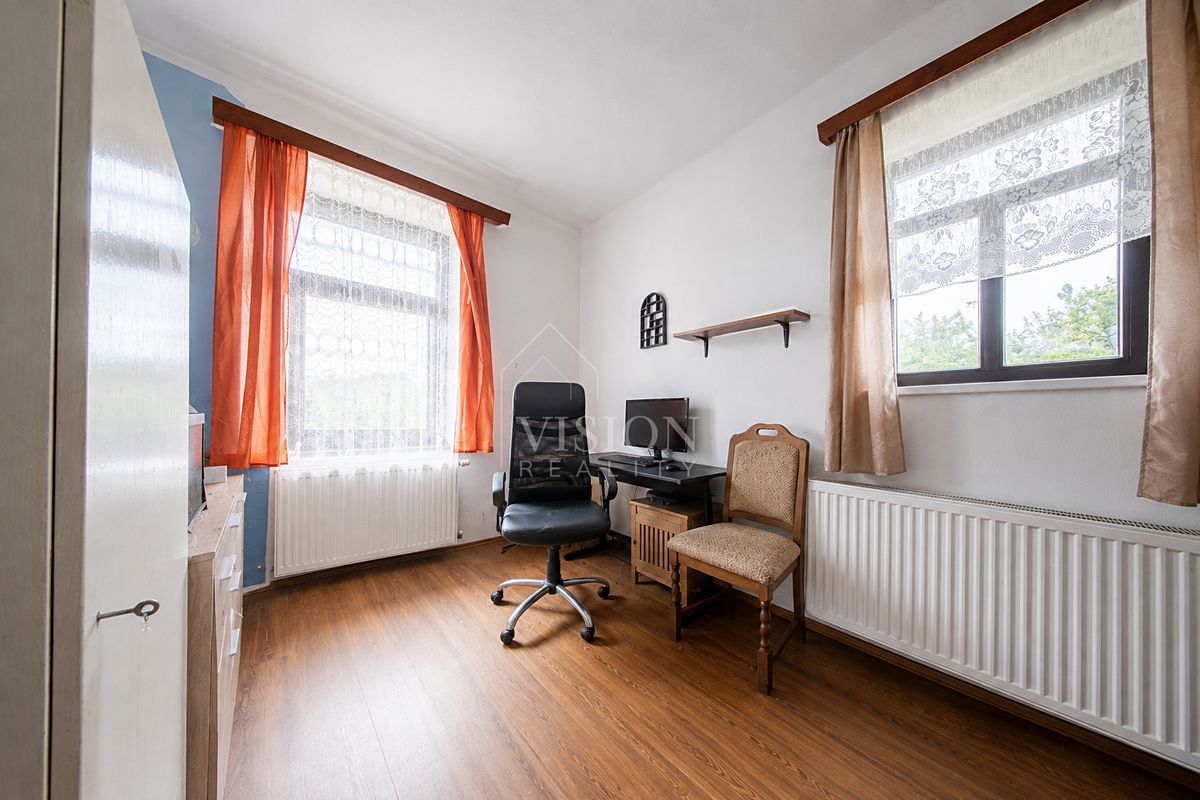 Prodej rodinného domu 2225 m², pozemek 900 m² – fotografie 5