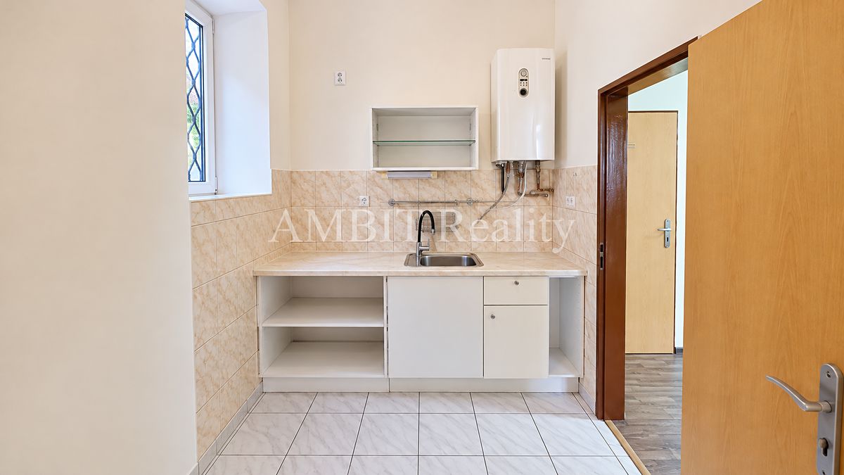 Pronájem kanceláře 80 m² – fotografie 4