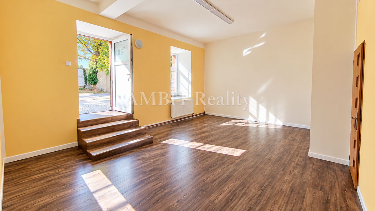 Pronájem kanceláře 80 m² – fotografie 2