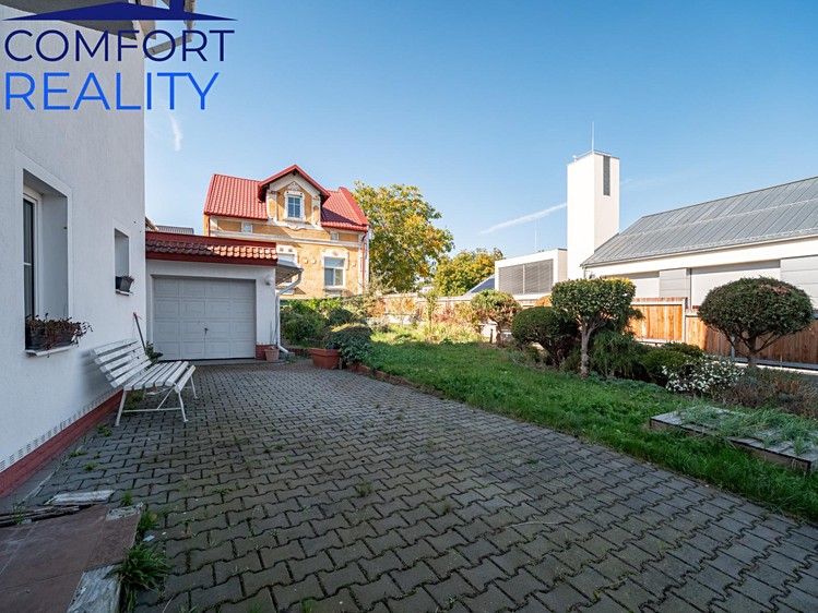 Haus zum Kauf, 360 m² (2 von 30)