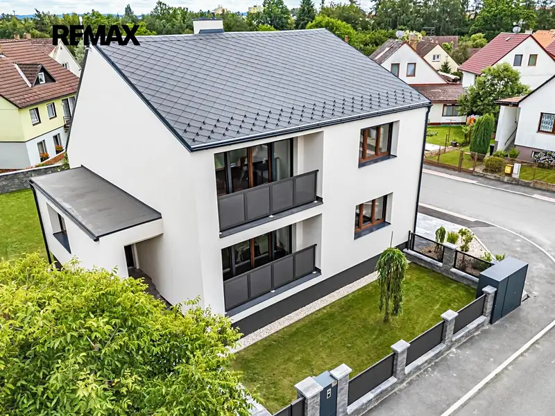 Prodej rodinného domu 183 m², pozemek 625 m², Jindřichův Hradec – náhled fotky 1