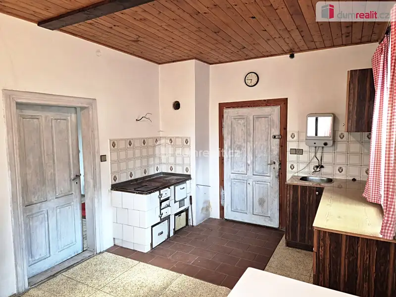 Prodej rodinného domu 214 m², pozemek 948 m², Smržovka – náhled fotky 2