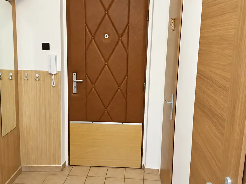 Prodej bytu 2+1 54 m², Nová Role – náhled fotky 1