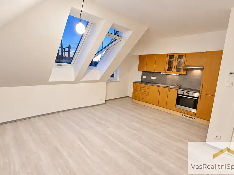 Pronájem bytu 3+kk 62 m², Praha – náhled fotky 1