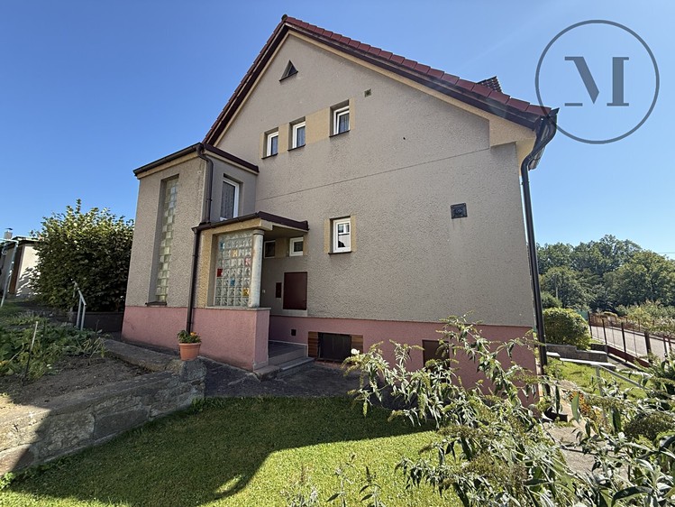 Haus zum Kauf, 242 m² (1 von 30)