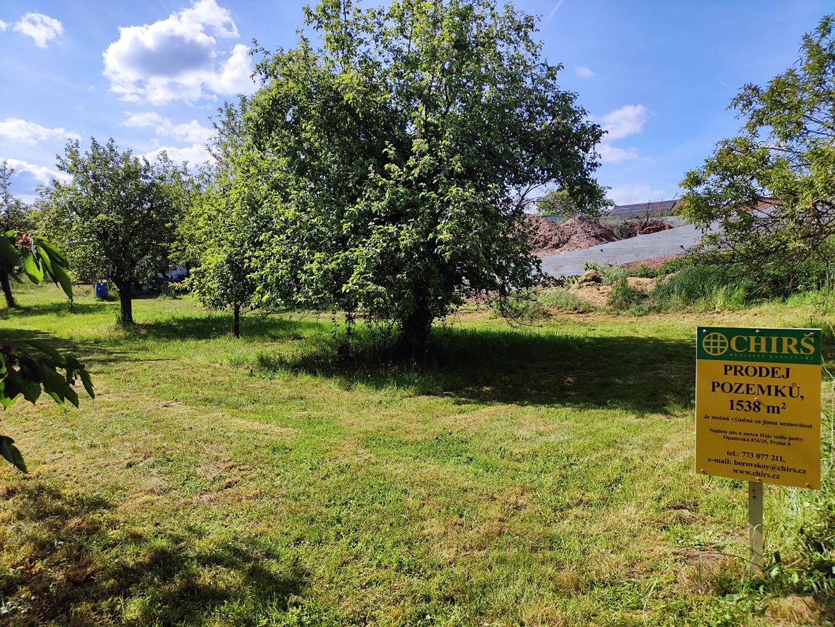 Prodej stavebního pozemku 1538 m², Týnec nad Labem – fotka 1 z 3