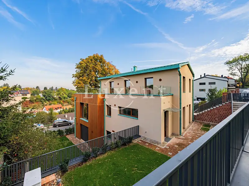 Prodej bytu 4+kk 175 m², Praha – náhled fotky 1