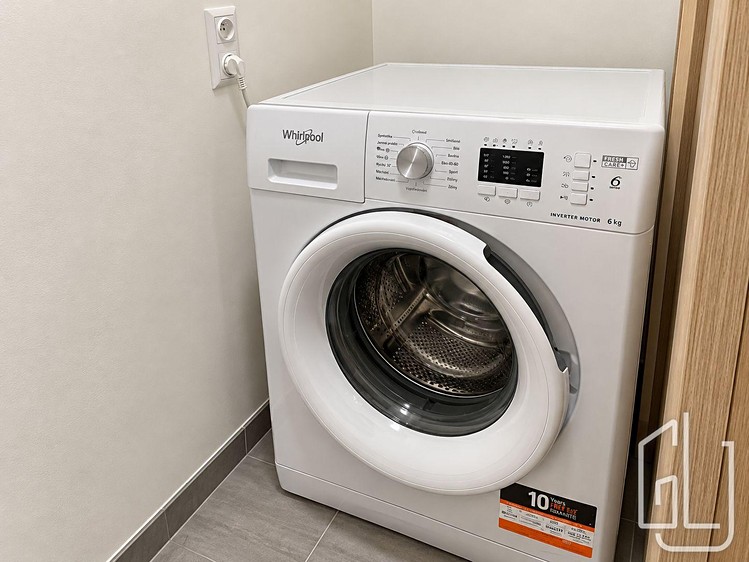 Pronájem bytu 2+kk, 56 m² (2 z 11)