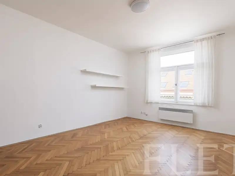 Pronájem bytu 2+kk 50 m², Praha – náhled fotky 1