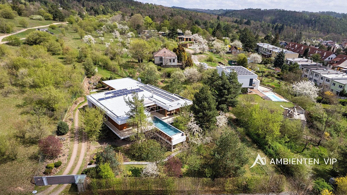 Prodej rodinného domu 388 m², pozemek 2118 m², Lelekovice – fotka 1 z 3