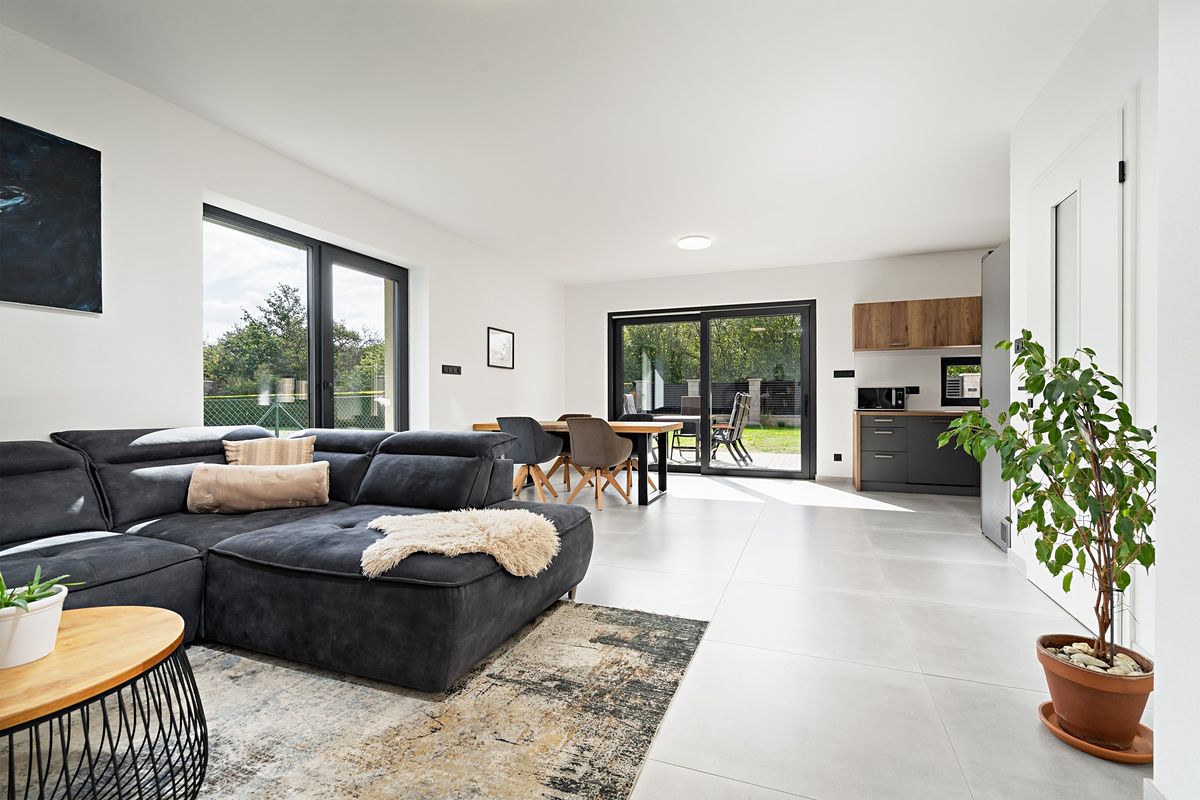 Prodej rodinného domu 178 m², pozemek 464 m², Plzeň – fotka 1 z 3