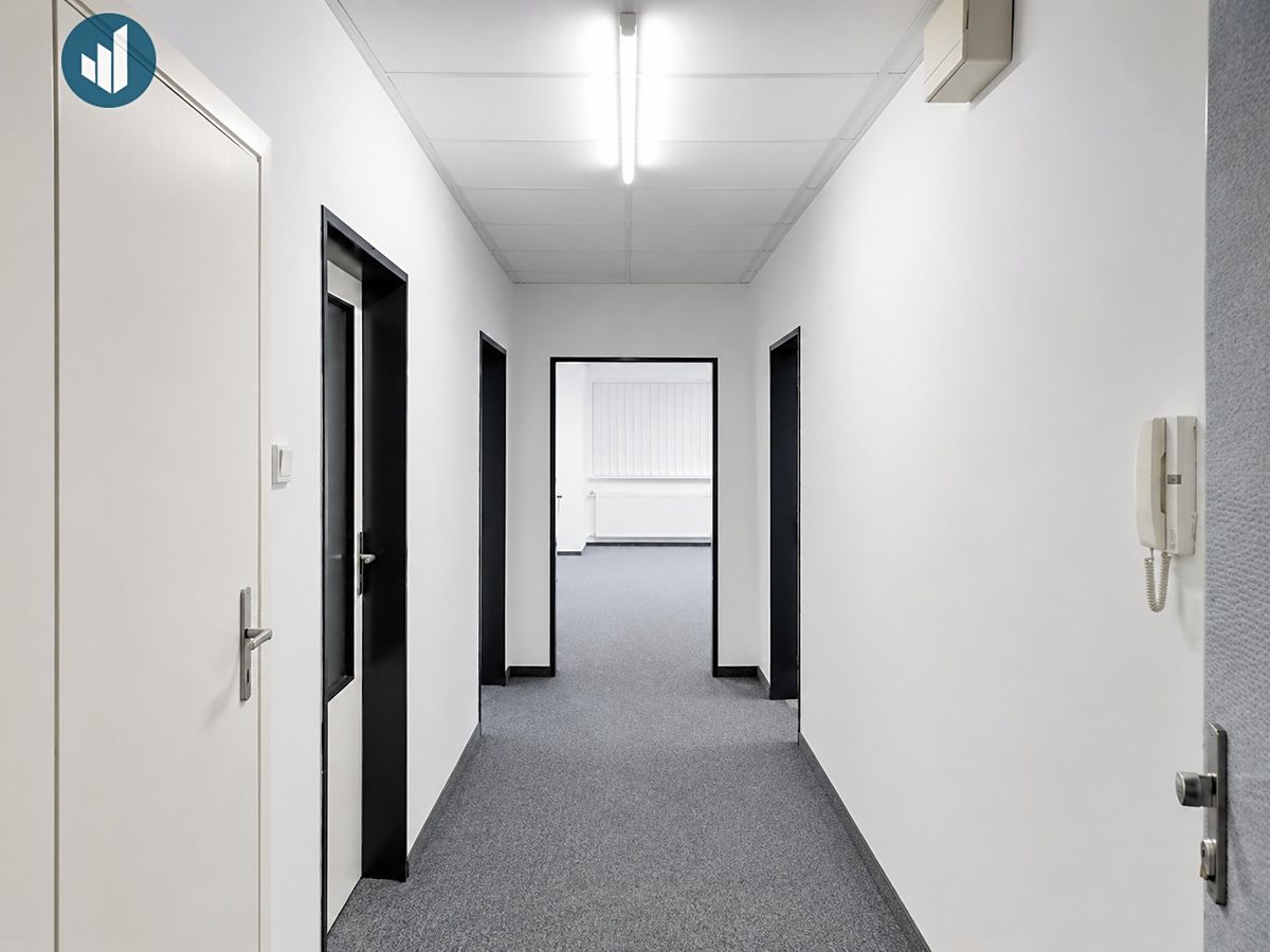 Pronájem kanceláře 92 m², Praha – fotka 1 z 3