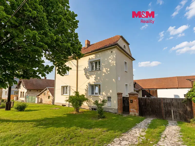 Prodej rodinného domu 400 m², pozemek 2264 m², Oskořínek – náhled fotky 1