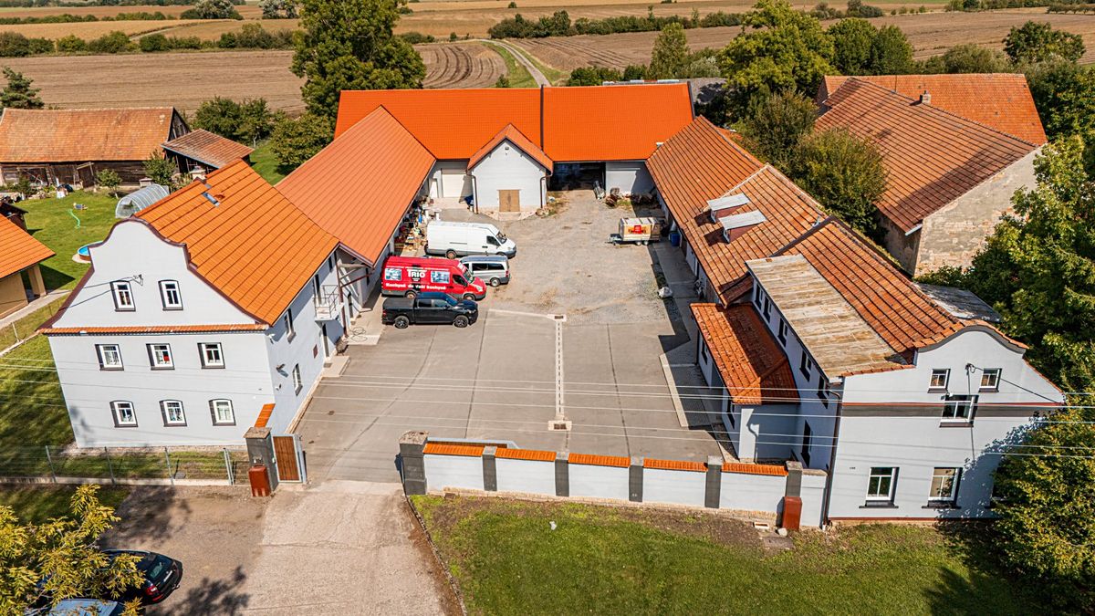Pronájem skladového prostoru 3580 m², Dolní Roveň – fotka 1 z 3