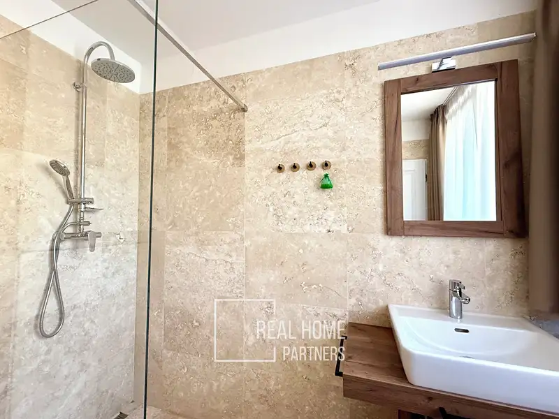 Prodej apartmánů 359 m², Březí – náhled fotky 2