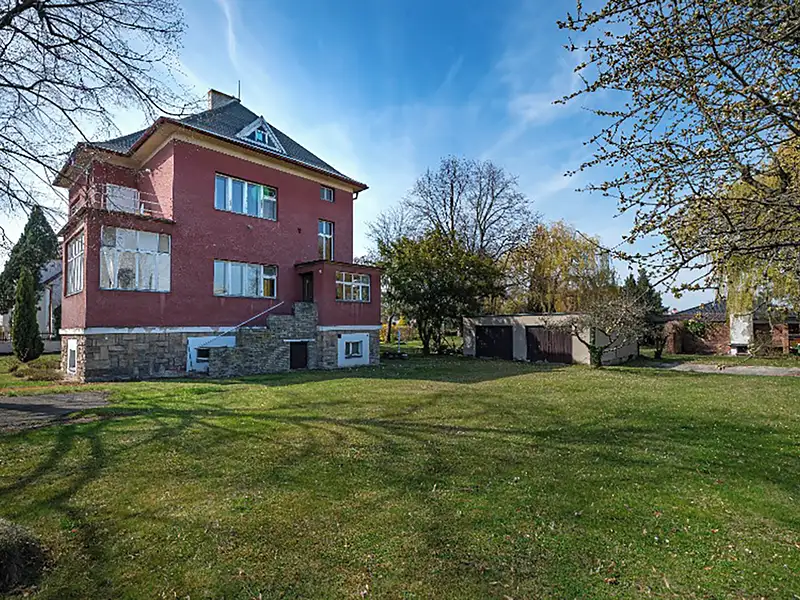 Prodej vily 324 m², pozemek 878 m², Úvaly – náhled fotky 2