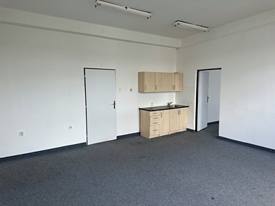 Комерційне приміщення в оренду, 73 м² (3 з 6)