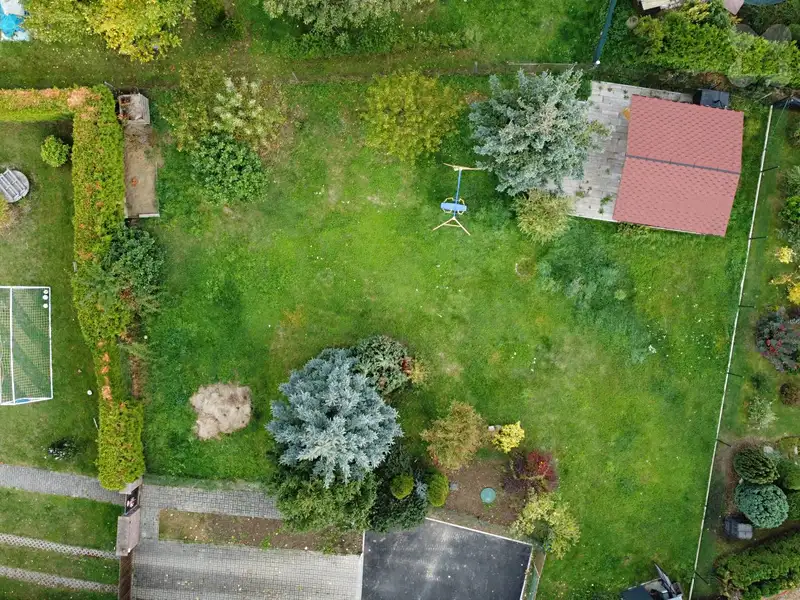 Pronájem stavebního pozemku 650 m², Chrást – náhled fotky 1