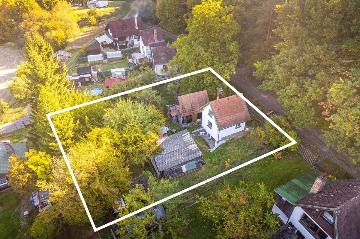 Prodej chaty 43 m², pozemek 897 m², Strakonice – fotka 1 z 3