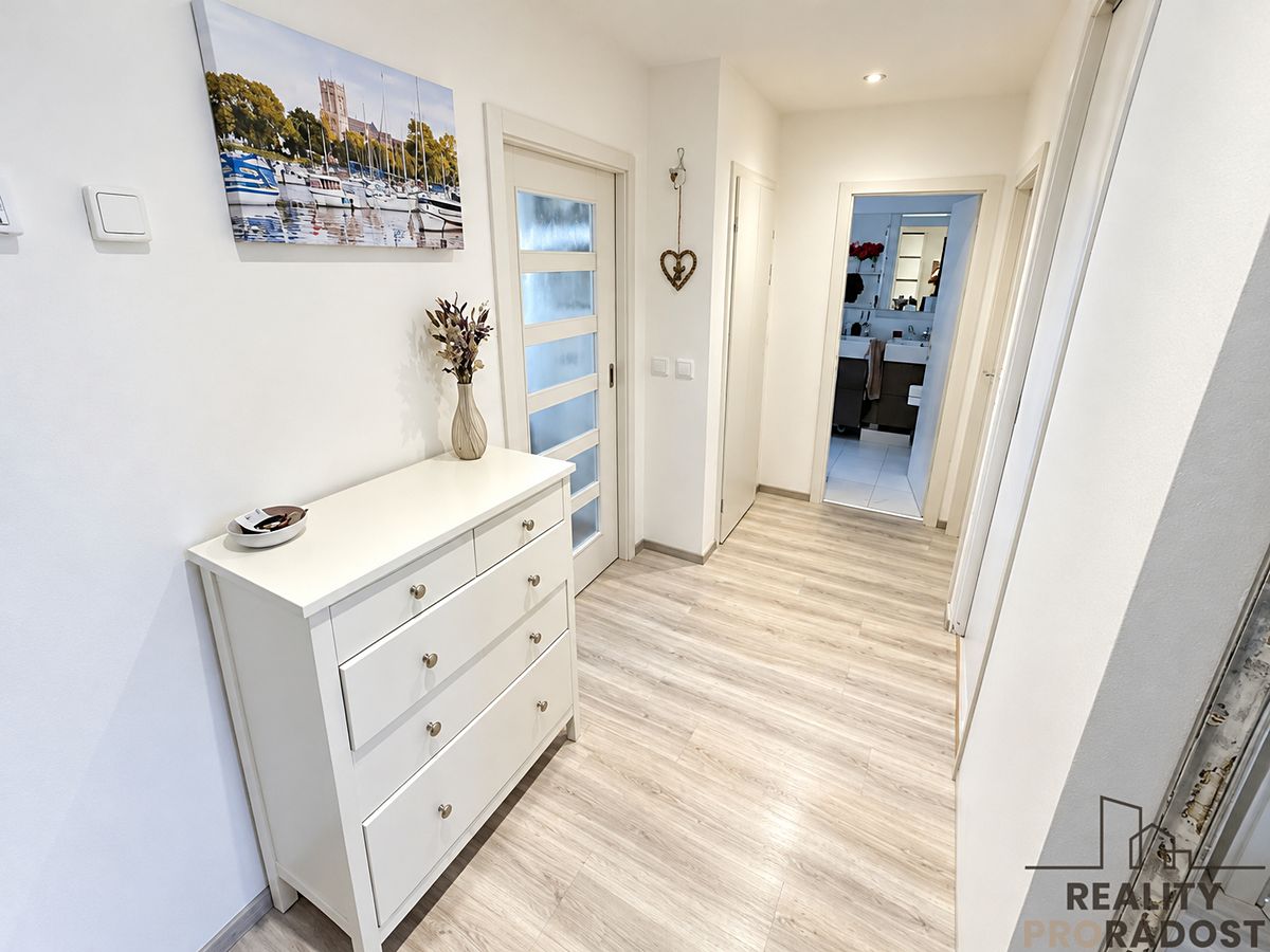 Pronájem bytu 3+kk 68 m² – fotografie 4