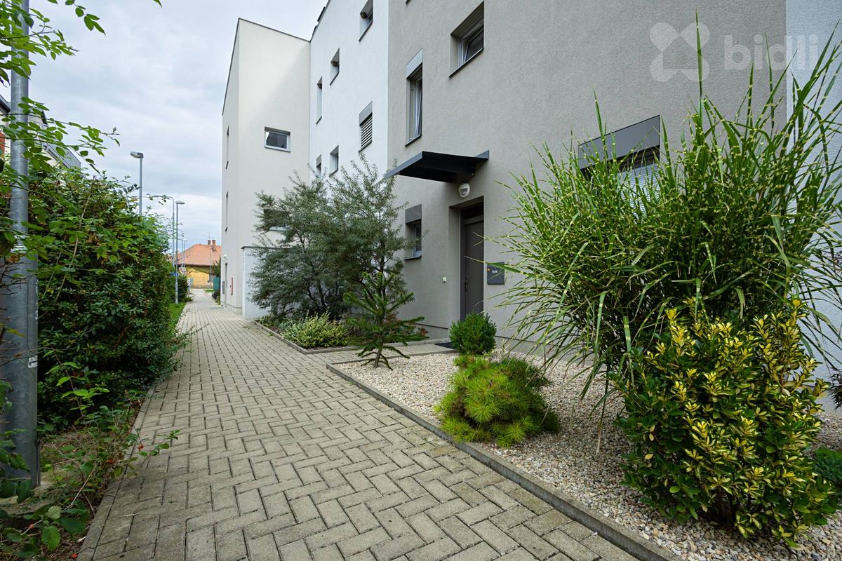 Prodej bytu 4+kk 100 m²