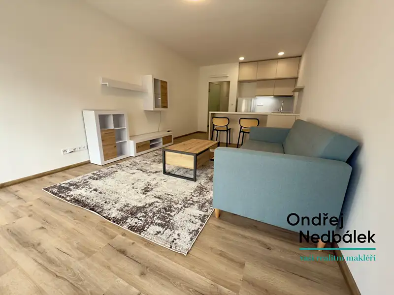 Pronájem bytu 1+kk 33 m², Zlín – náhled fotky 3