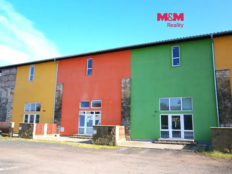 Prodej rodinného domu 218 m², pozemek 279 m², Lenešice – náhled fotky 1