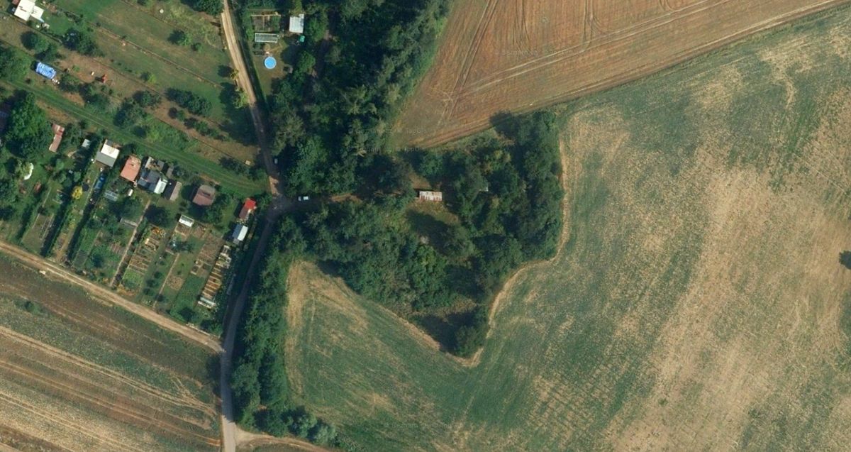 Prodej pozemku 773 m², Lhotice – fotka 1 z 3