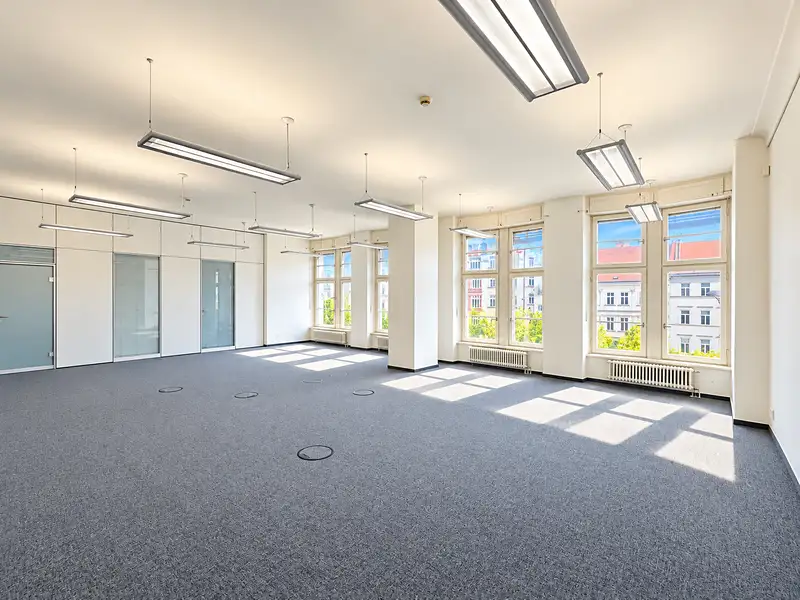 Pronájem kanceláře 531 m², Praha – náhled fotky 2