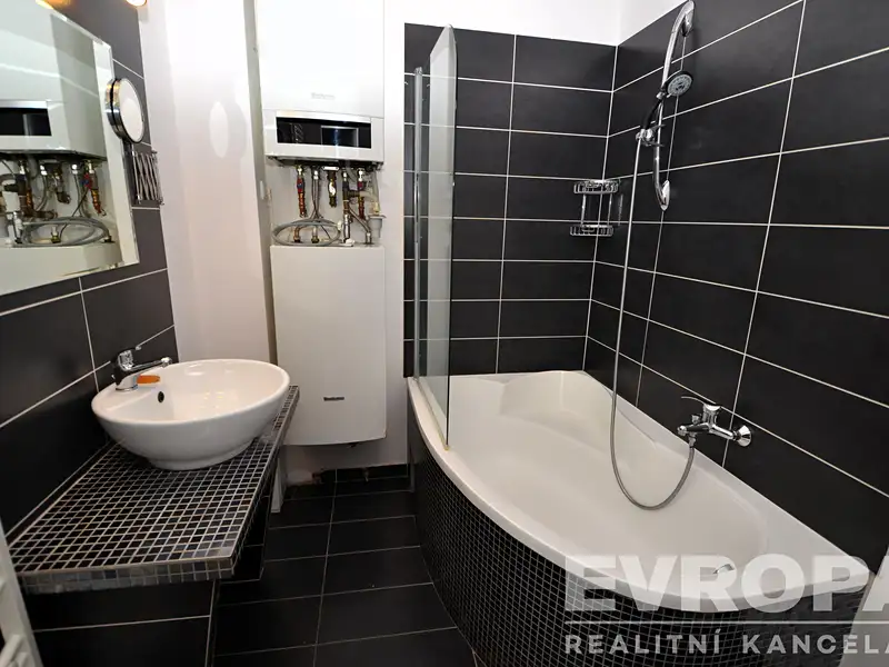 Pronájem bytu 2+kk 50 m², Praha – náhled fotky 3