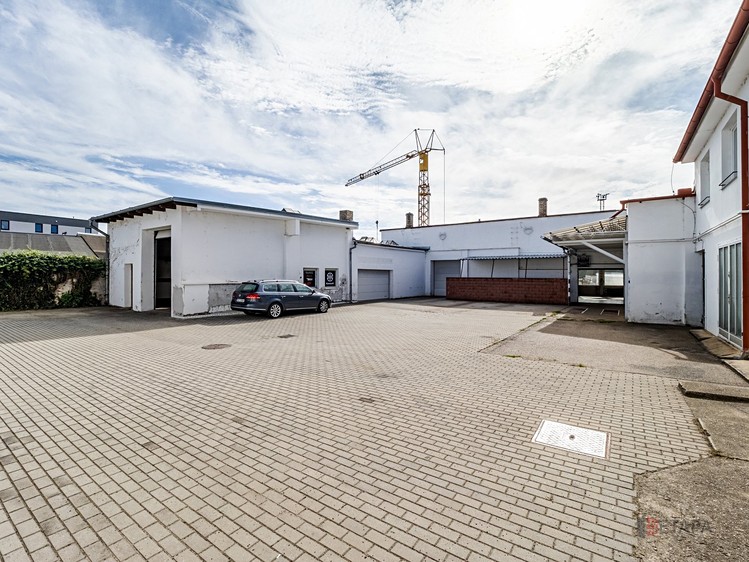 Prodej komerčního prostoru, 902 m² (23 z 25)