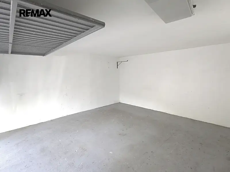 Prodej garáže 27 m², Praha – náhled fotky 2