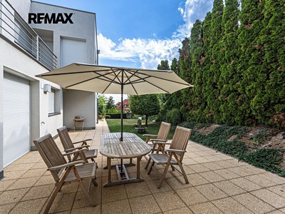 Haus zur Miete, 256 m² (2 von 46)