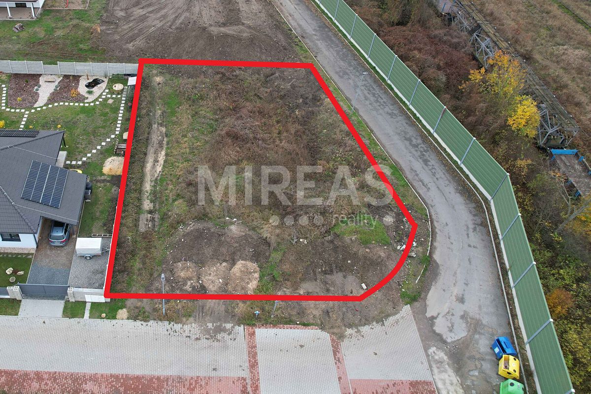 Prodej stavebního pozemku 778 m², Velký Osek – fotka 1 z 3