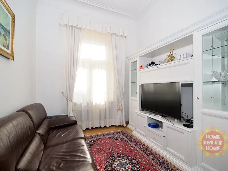 Pronájem bytu 3+kk 76 m², Praha – náhled fotky 1