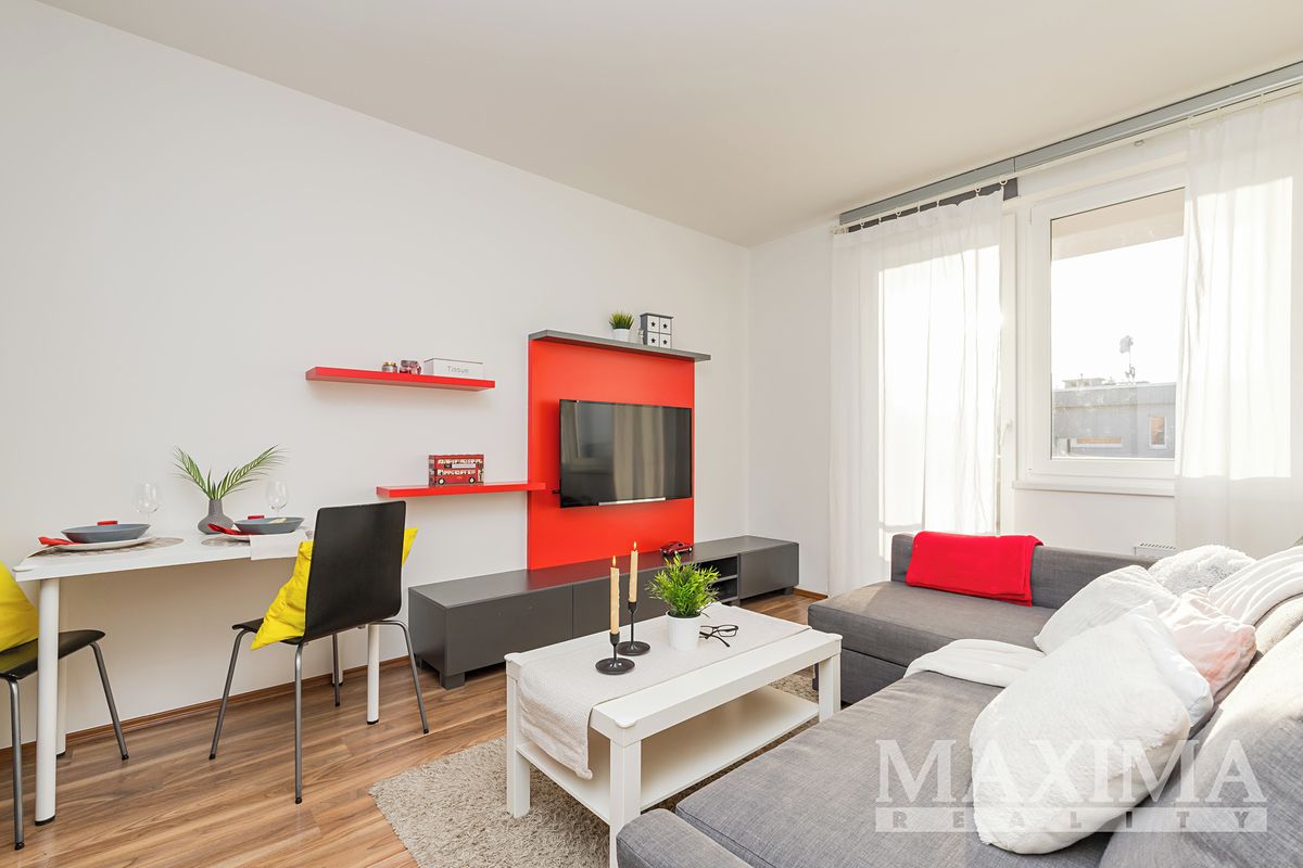 Pronájem bytu 1+kk 32 m² – fotografie 2