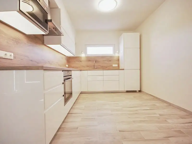Pronájem rodinného domu 80 m², pozemek 60 m², Hostouň – náhled fotky 2