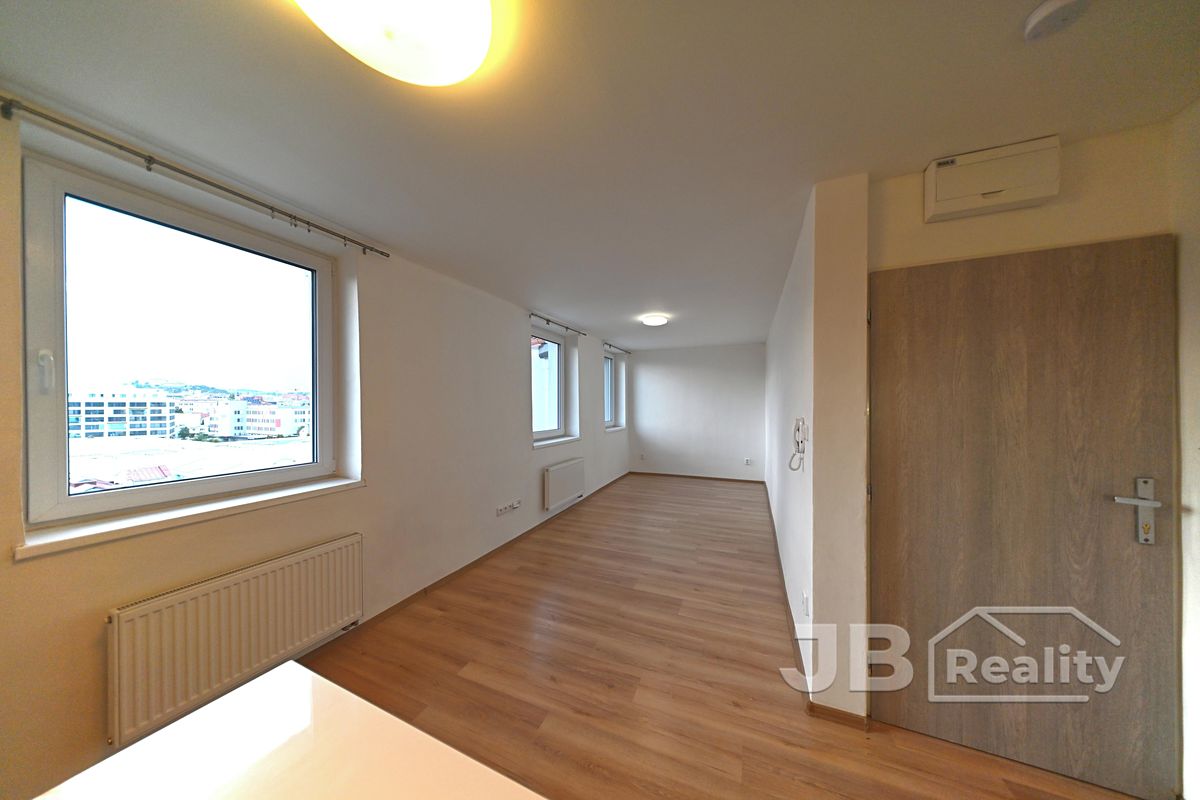 Pronájem bytu 1+1 23 m², Brno – fotka 1 z 3