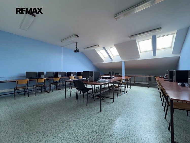Комерційне приміщення на продаж, 900 м² (28 з 50)