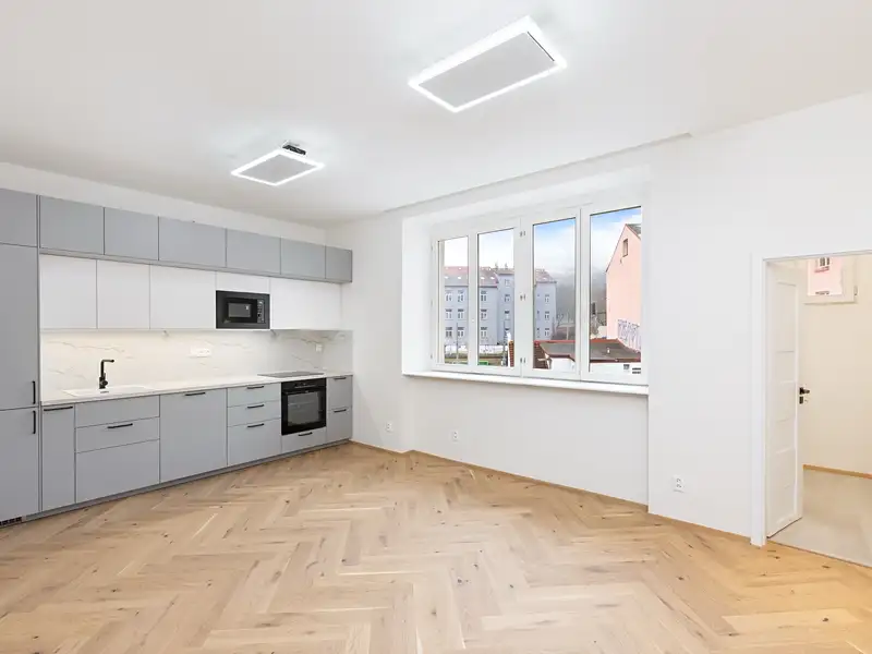 Pronájem bytu 1+kk 38 m², Praha – náhled fotky 1