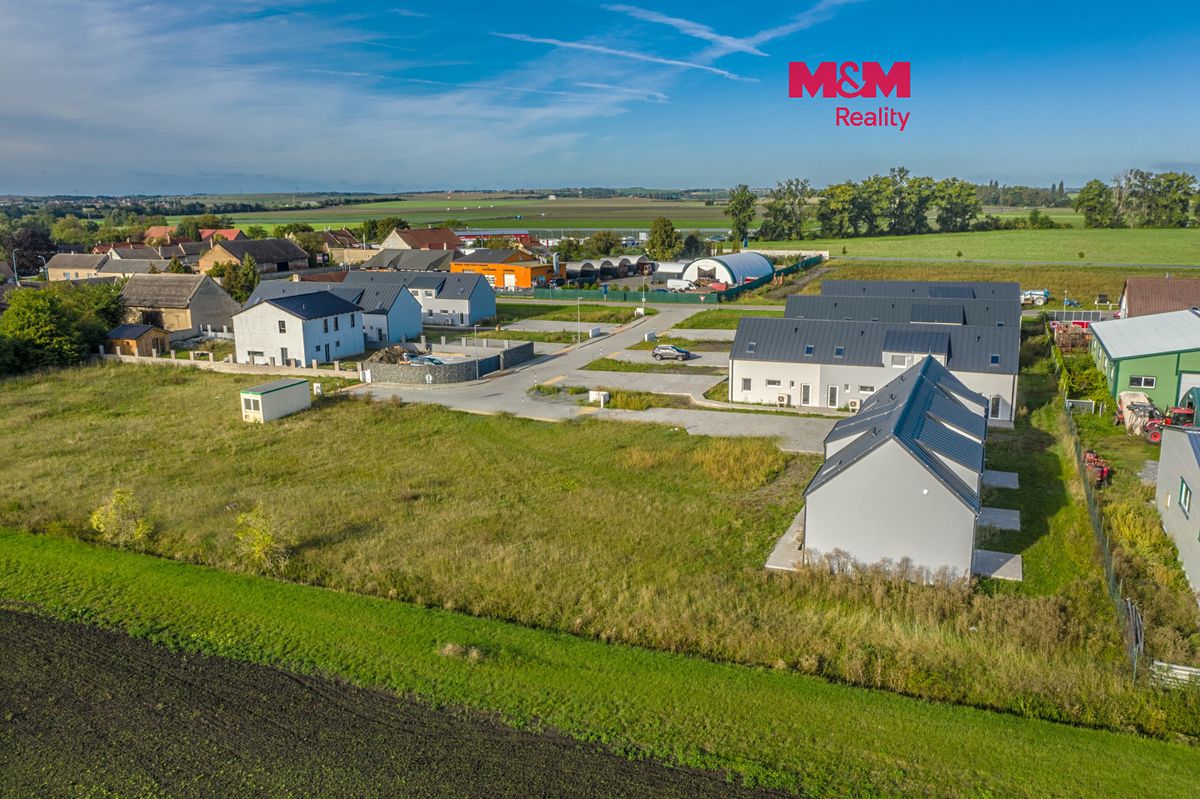 Pronájem bytu 4+kk 102 m², Starý Vestec – fotka 1 z 3