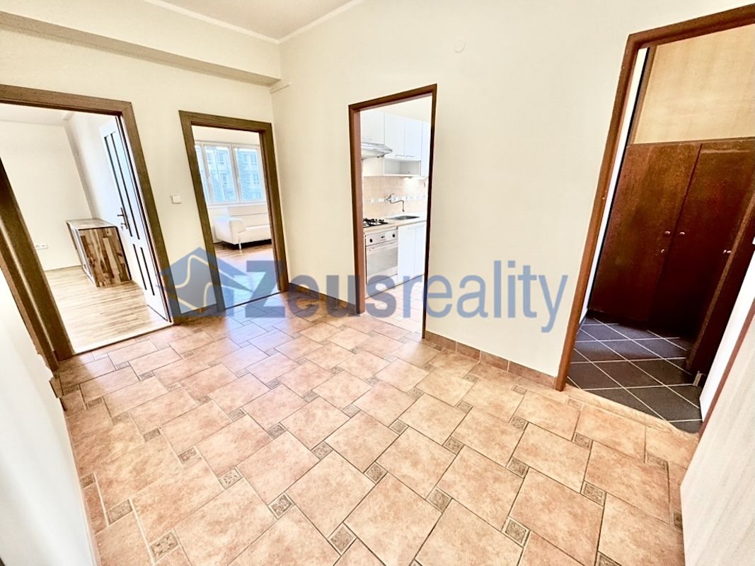 Pronájem bytu 2+kk 65 m², Praha – fotka 1 z 3