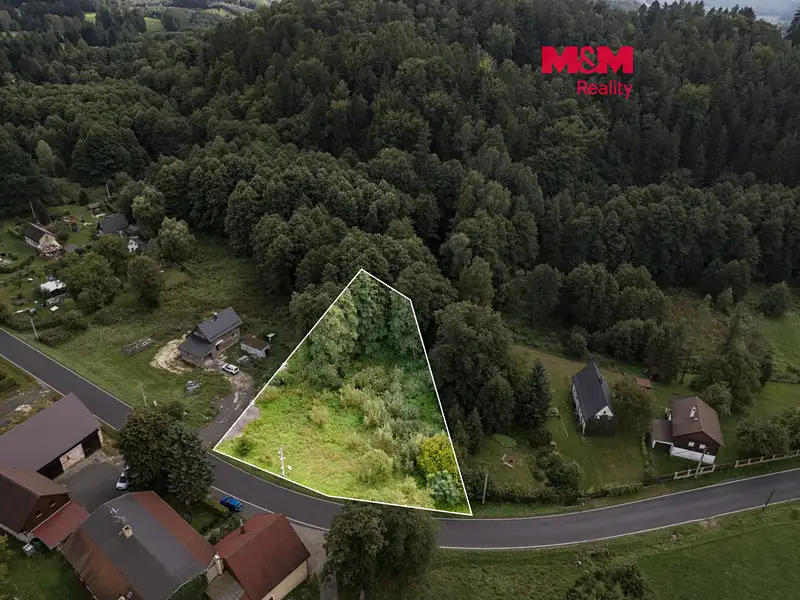 Prodej stavebního pozemku 2001 m², Hamr na Jezeře – náhled fotky 1