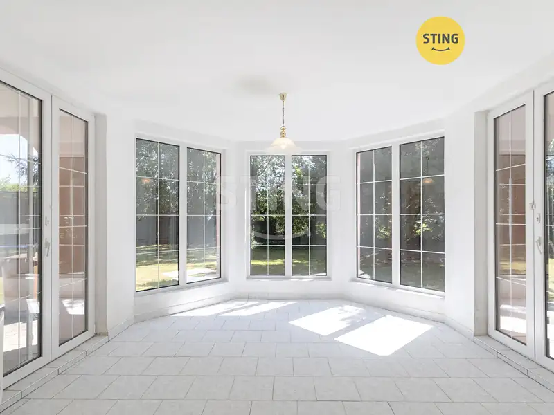 Prodej vily 407 m², pozemek 1880 m², Dolní Benešov – náhled fotky 1